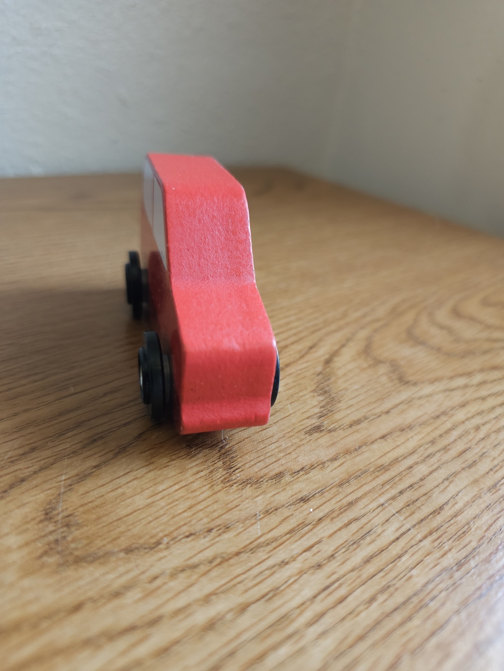 4/$10 Melissa & Doug Wooden Red Car Toy Vehicle 2.5 Inch - Picture 2 of 5